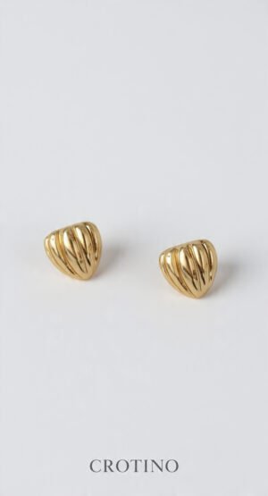 Ribbed Sheel Studs