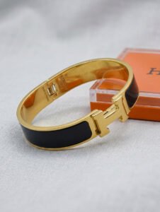 Signature 'H' Hinge Cuff